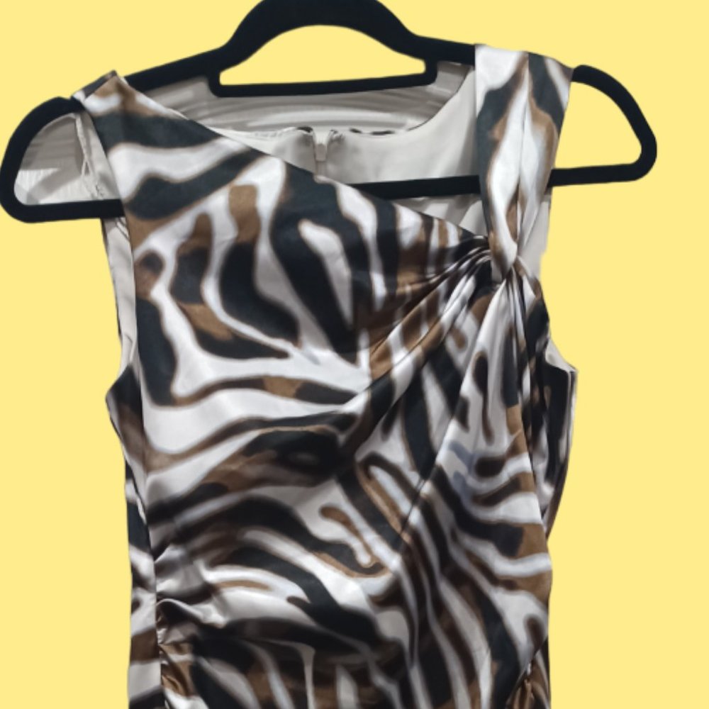 Maggy London Zebra Striped Sleeveless Satiny Shiny Sheath Dress Size 8